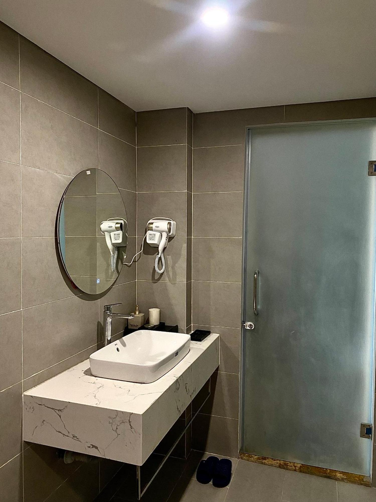 Milash Boutique Hotel Ha Long Esterno foto